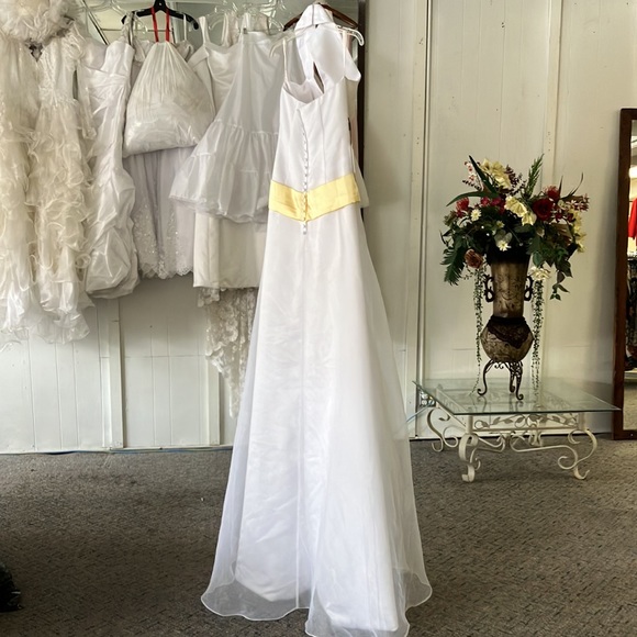 Wedding dress - Picture 6 of 7